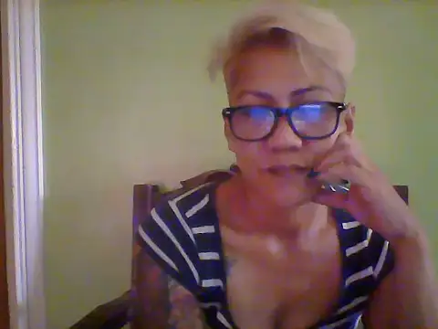 pinayheartaker stripchat live cam model