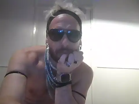 freddymdq100 stripchat live cam model