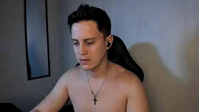KendricTorres stripchat live cam model