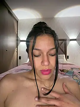CorinaSmith28 stripchat live cam model