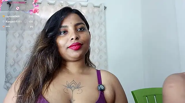 OpposedLoom stripchat live cam model