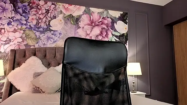 Aria_Simone stripchat live cam model