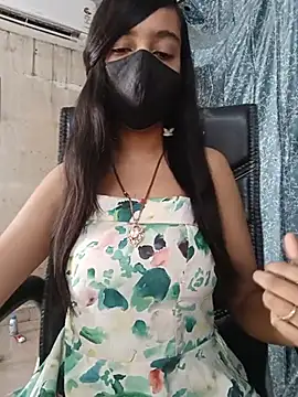 Parinaaz18 stripchat live cam model