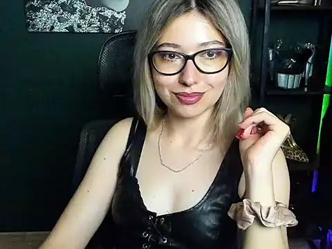 loveHeidi stripchat live cam model