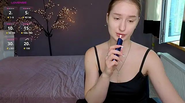 AlisaFoxis stripchat live cam model