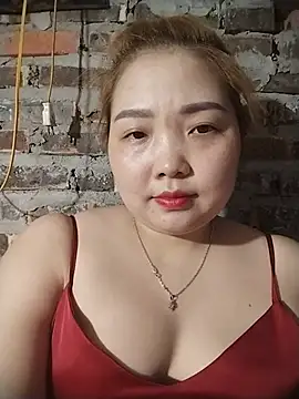 Tindraa1 stripchat live cam model