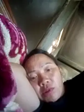 Hope-ee stripchat live cam model