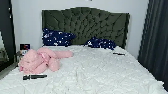 Nicol2Naya stripchat live cam model
