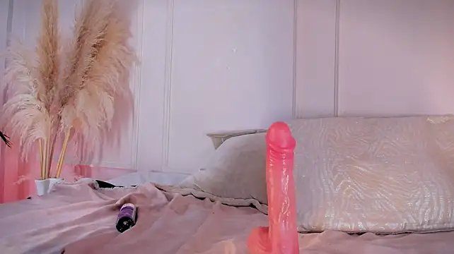 Mariapettit stripchat live cam model