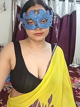 MEERAcle stripchat live cam model