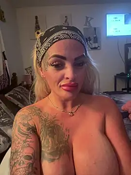 barbiebeauty210 stripchat live cam model