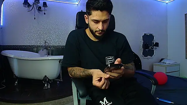 TroyWadee stripchat live cam model