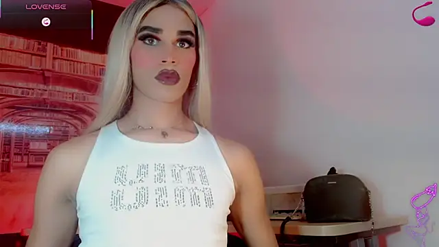 Michell_luxe stripchat live cam model
