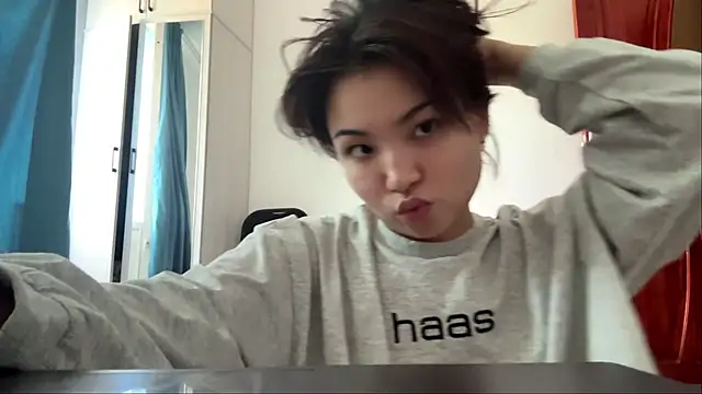 LoraArocho stripchat live cam model