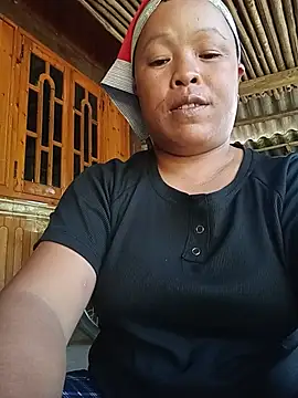 pm2002a stripchat live cam model