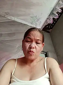 emgaihoixuan stripchat live cam model