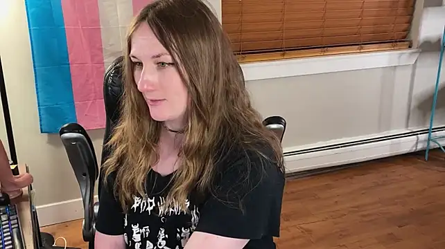 luluvaladon stripchat live cam model