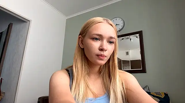 LovelyLisy stripchat live cam model