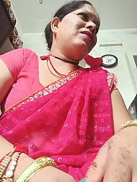 Poojaraja420 stripchat live cam model