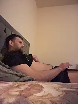 Robynson97 stripchat live cam model