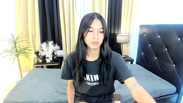 Sambrooklyn777 stripchat live cam model
