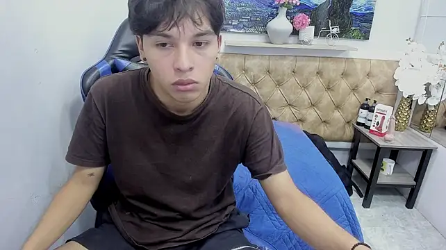 StiwenTwink stripchat live cam model