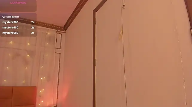 EmaLittle stripchat live cam model