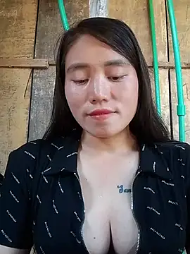 Chiip-bong stripchat live cam model