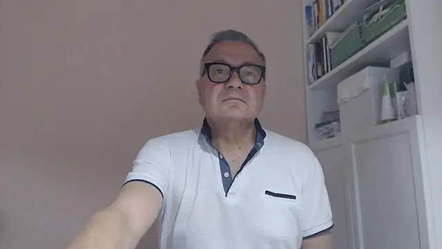 YOU6me stripchat live cam model