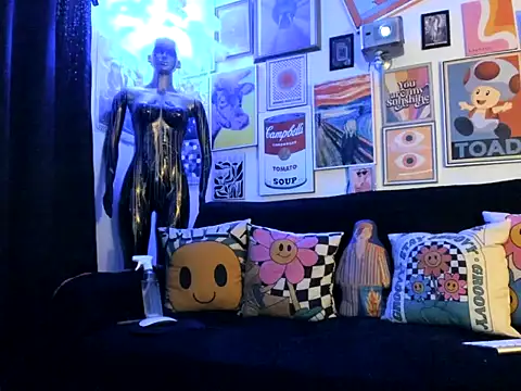 nomisnauj stripchat live cam model