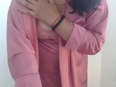 Rozy-Corvy stripchat live cam model