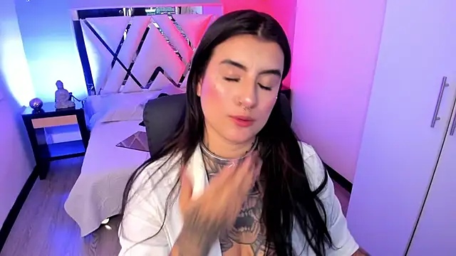 mia_jagger stripchat live cam model
