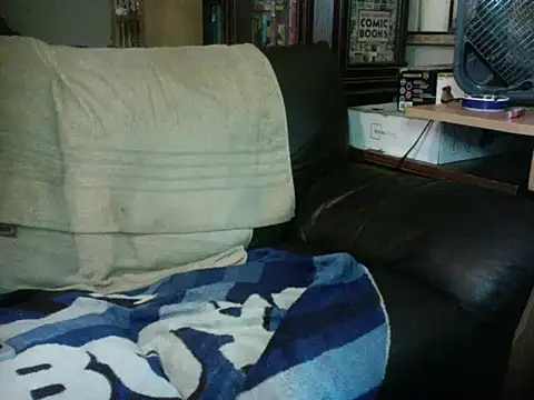 KinkyTOMan stripchat live cam model