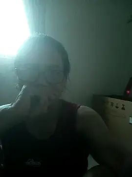 Vieekee stripchat live cam model