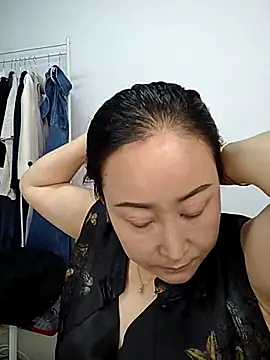 qqnwkk2026 stripchat live cam model