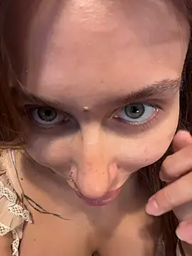 Jucie_Boom stripchat live cam model