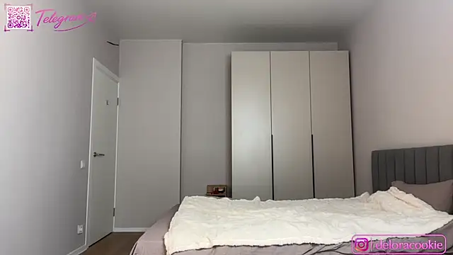 delorathecookiee stripchat live cam model