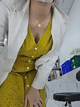 HinaLovely stripchat live cam model