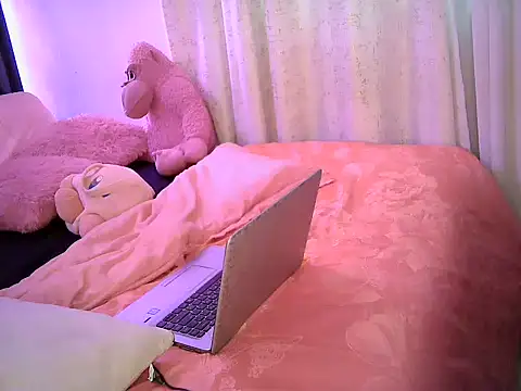 Queenb_2 stripchat live cam model