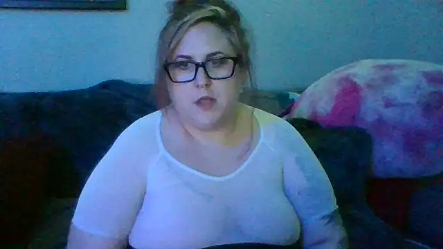 chloeluxe69 stripchat live cam model