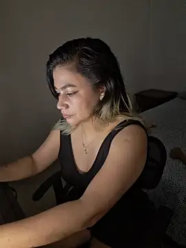Shanon520 stripchat live cam model