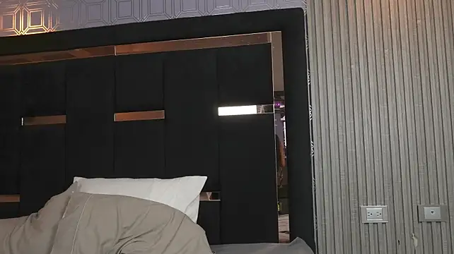 sSamantha_vega stripchat live cam model