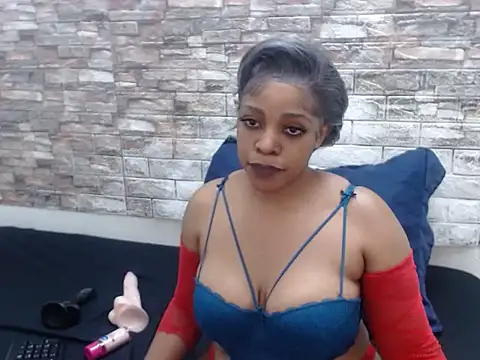 SunnyDesirex4 stripchat live cam model
