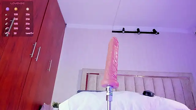 Sara_Rossi__ stripchat live cam model