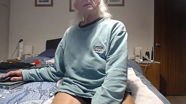 WaverlyKernow stripchat live cam model