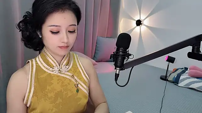 Momo-Wow stripchat live cam model