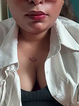 Exotic_milky stripchat live cam model