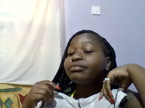 pretty_thickianna stripchat live cam model