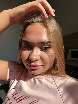 MonicaWestt stripchat live cam model