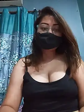 Bold-Beauti stripchat live cam model